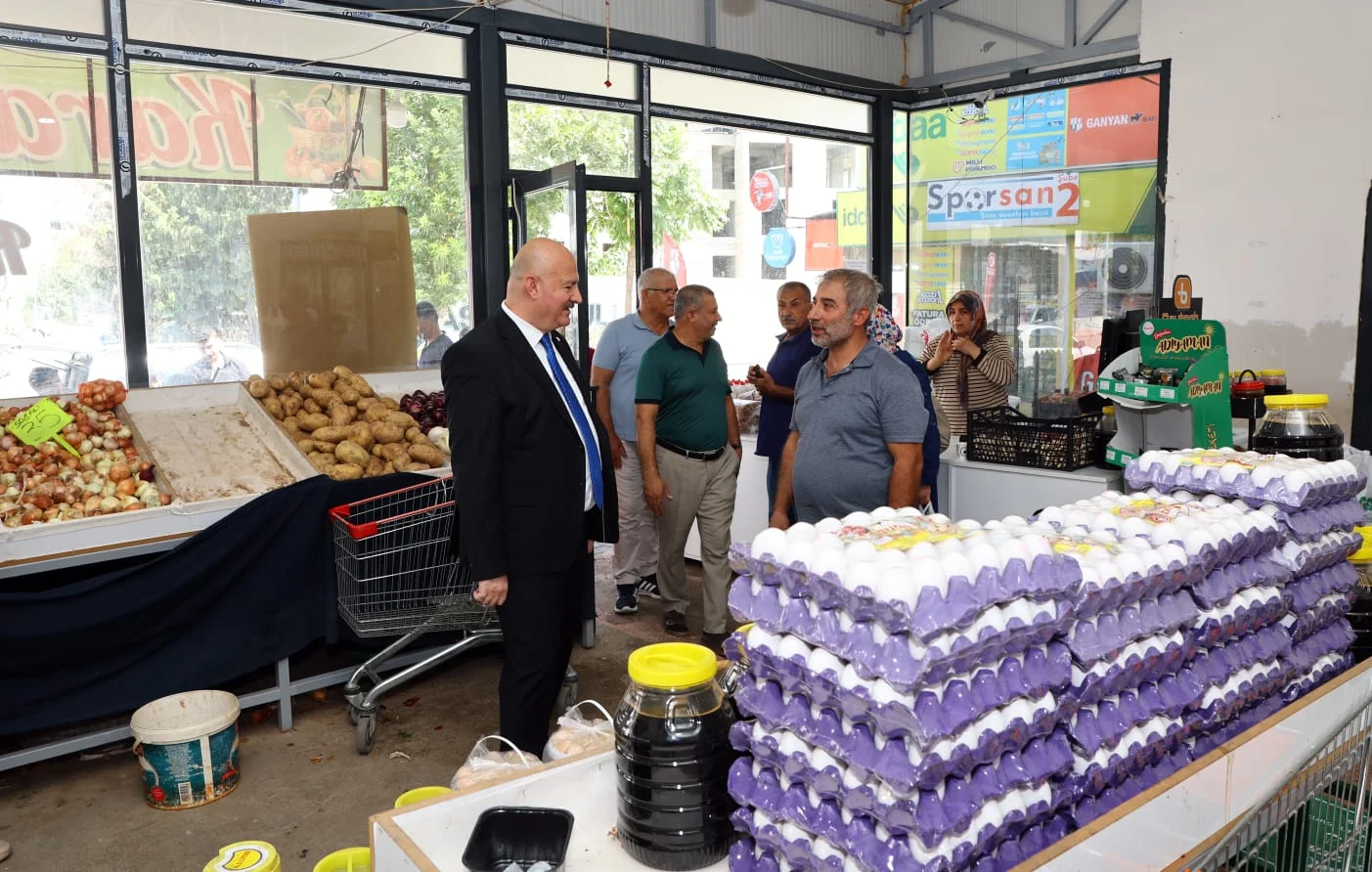 Vali Küçük esnaf ziyareti gerçekleştirdi
