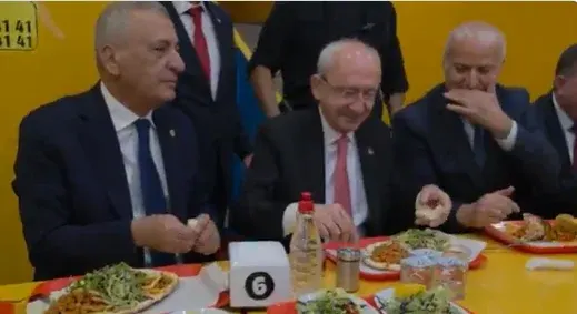 Kılıçdaroğlu ve Öztürkmen Gaziantep’te Nohut Dürümüyle Kahvaltı Yaptı