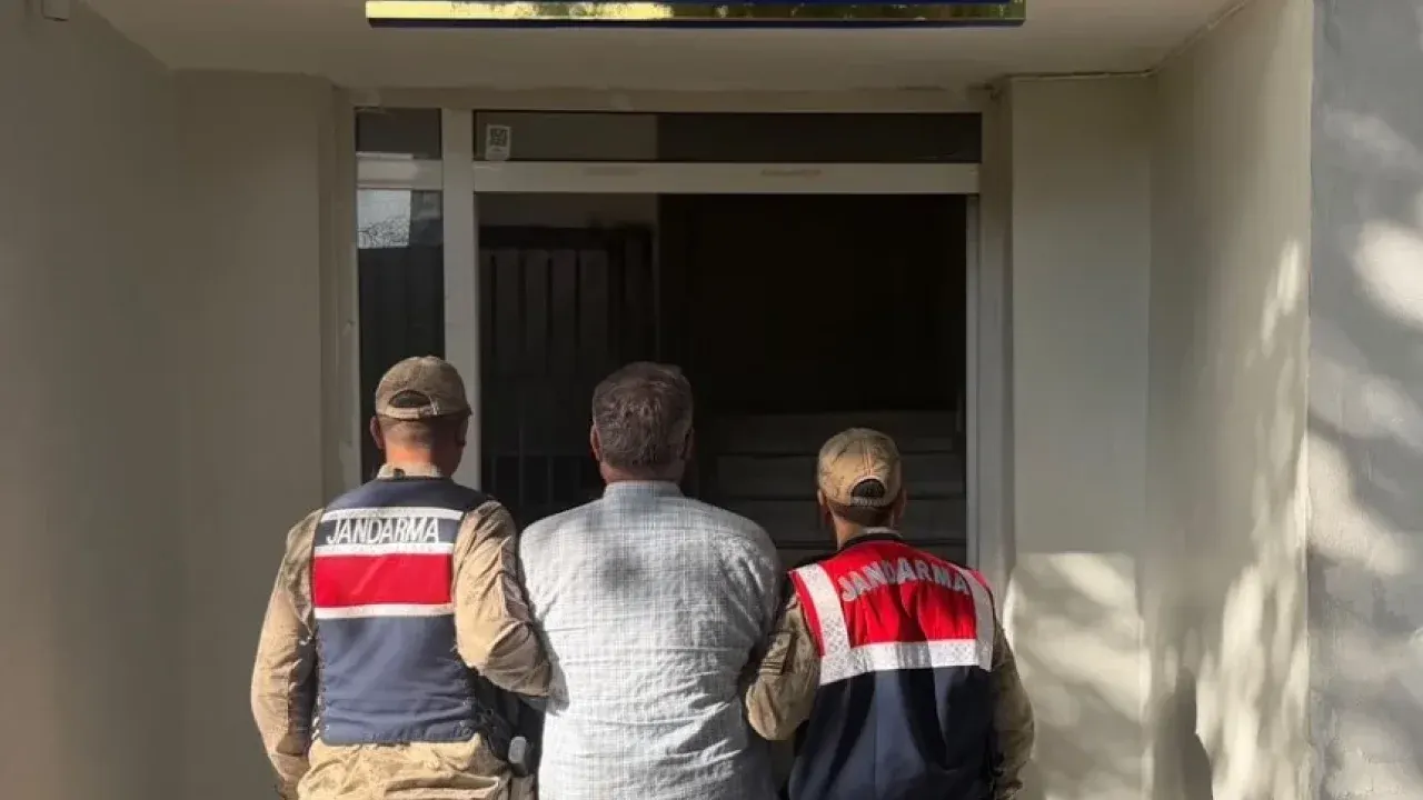 Köpeği hareket halindeki araca bağlayan sürücü gözaltına alındı