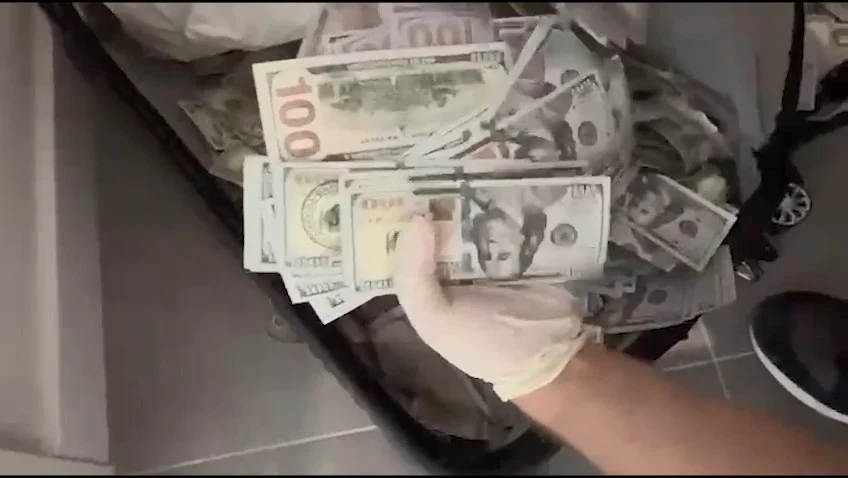 Esenyurt'ta sahte para operasyonu: 2 milyon 890 bin sahte dolar ele geçirildi