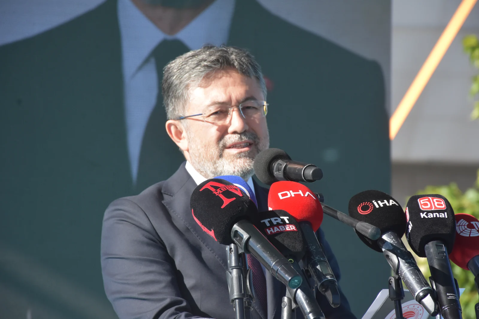 Bakan Yumaklı: 107 yıl önce istiklal için ayağa kalkan Türkiye, bugün istikbalini inşa ediyor (2)