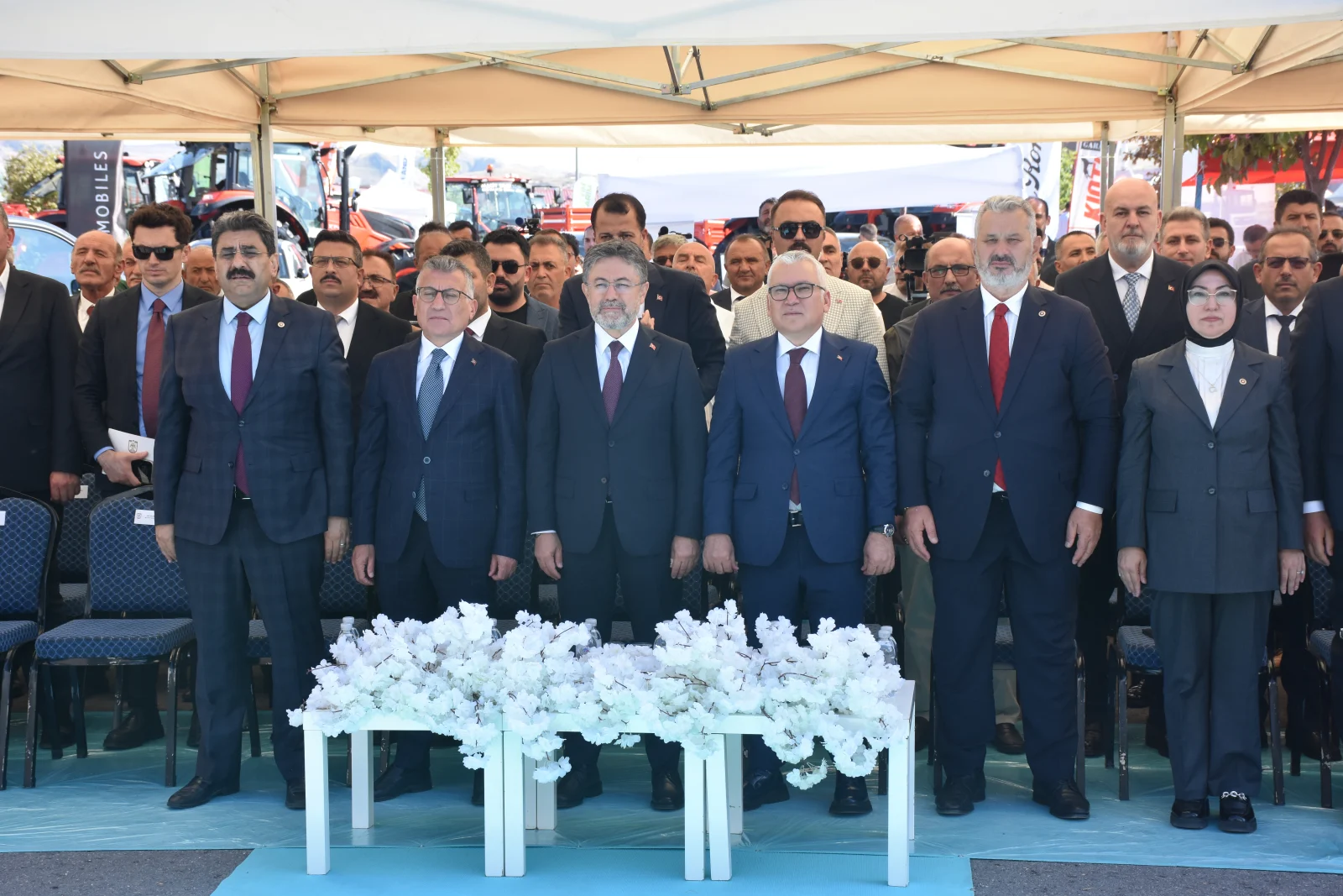 Bakan Yumaklı: 107 yıl önce istiklal için ayağa kalkan Türkiye, bugün istikbalini inşa ediyor (2)