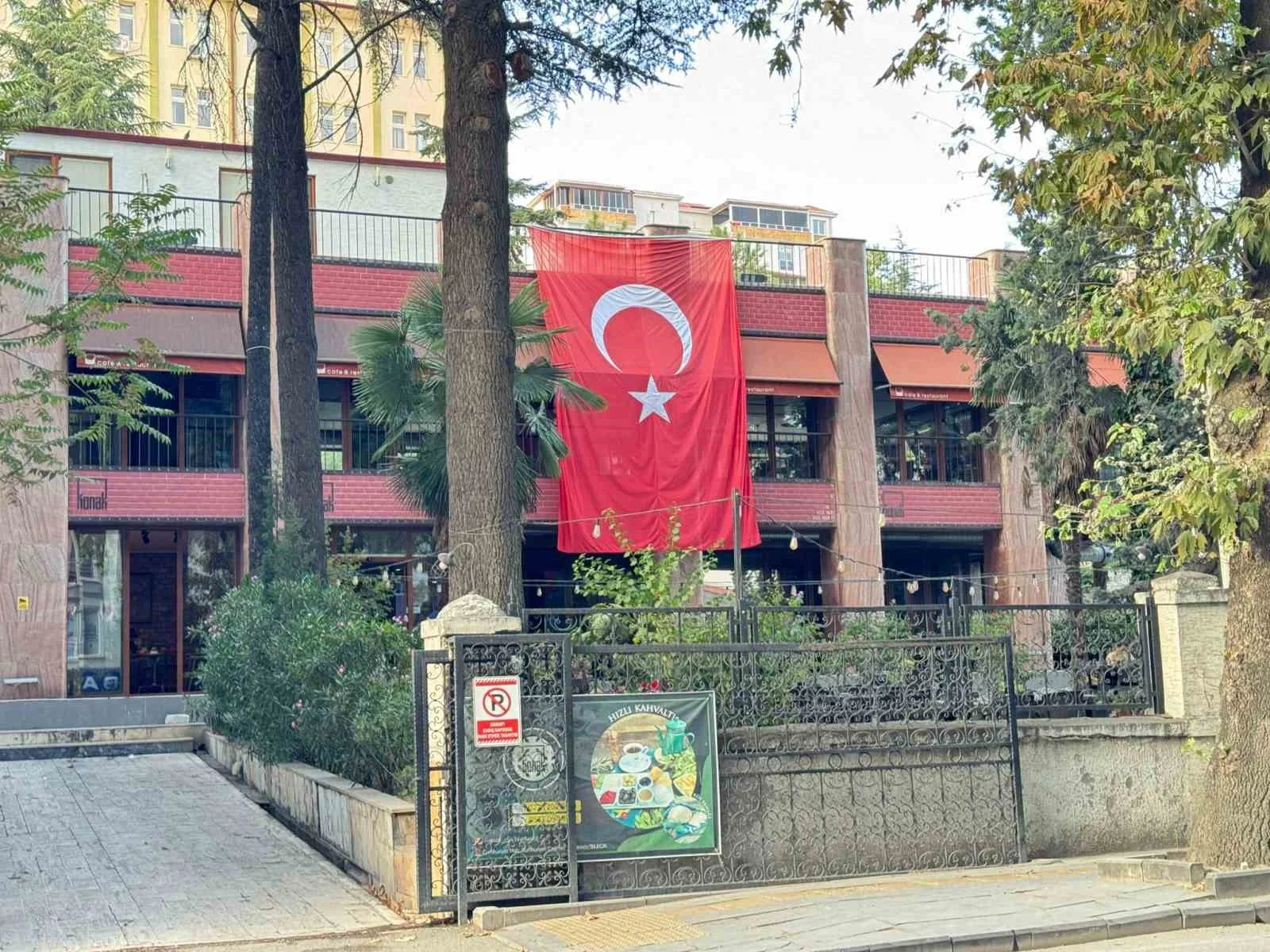 Bilecik kamuoyunu meşgul eden Konak Kafe’de sona gelindi