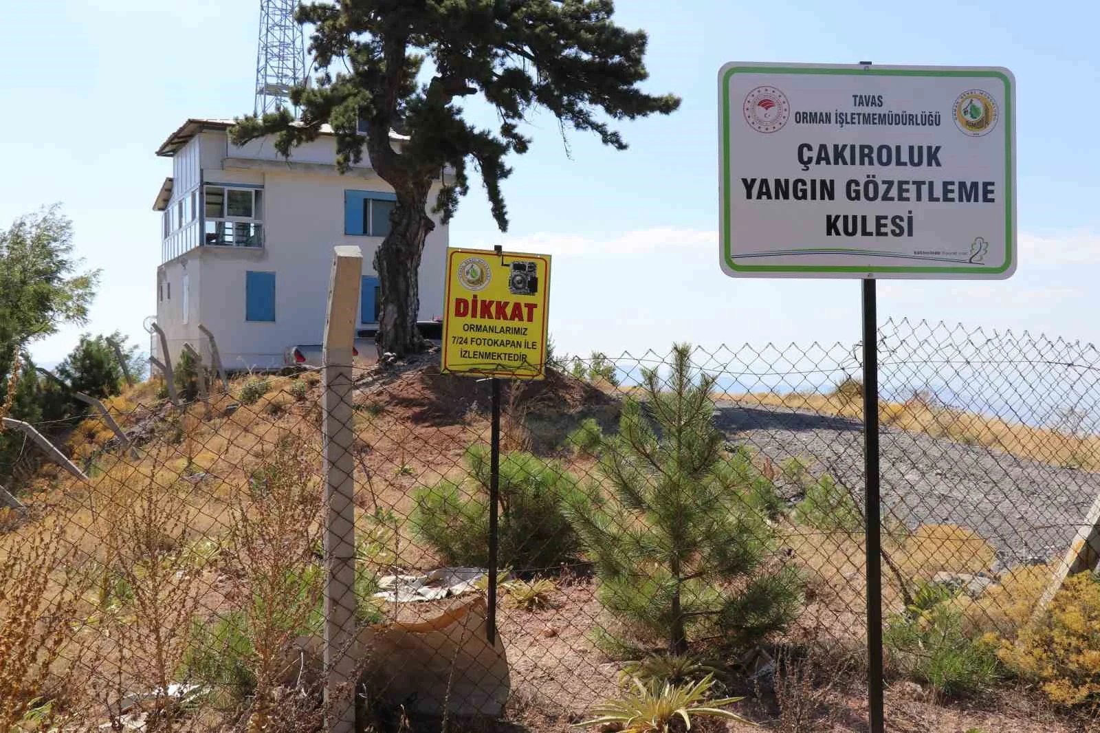 Denizli’nin yeşil örtüsü yangınlara karşı teknolojik ekipmanlarla gözetleniyor