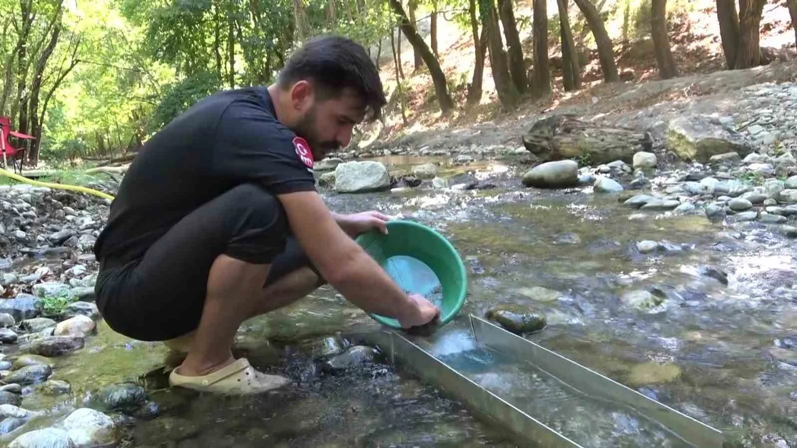Türkiye’de altın çok arayan yok...Derelerde her gün 5 gram altın çıkarıyorlar