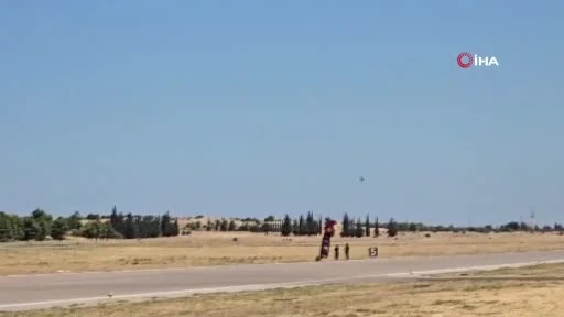 Yunanistan’da F-4 Phantom savaş uçağı, gösteri sırasında düştü
