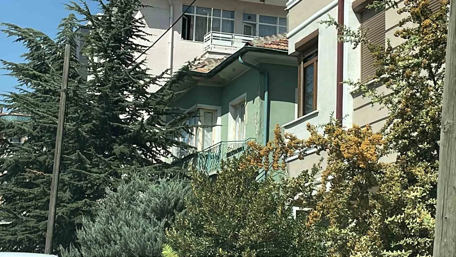 ‘Binadan kötü koku’ ihbarı ekipleri alarma geçirdi, gerçek bambaşka çıktı