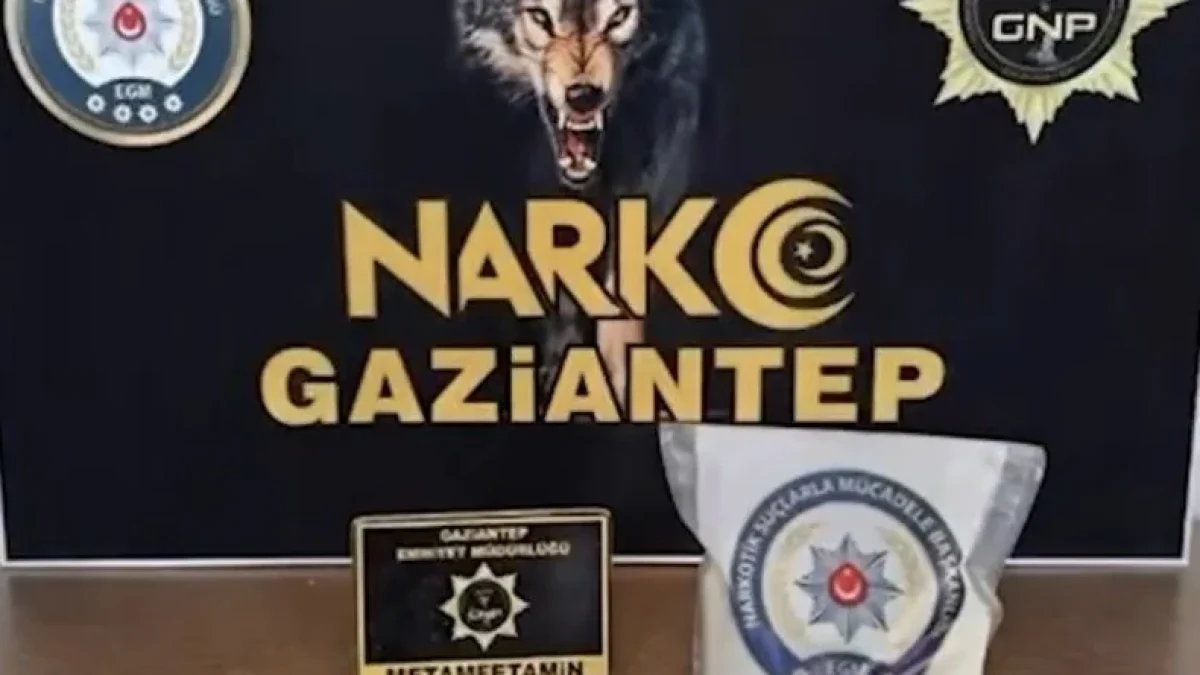 Narkotik köpeğinin aradığı araçta kutuya gizlenmiş metamfetamin bulundu
