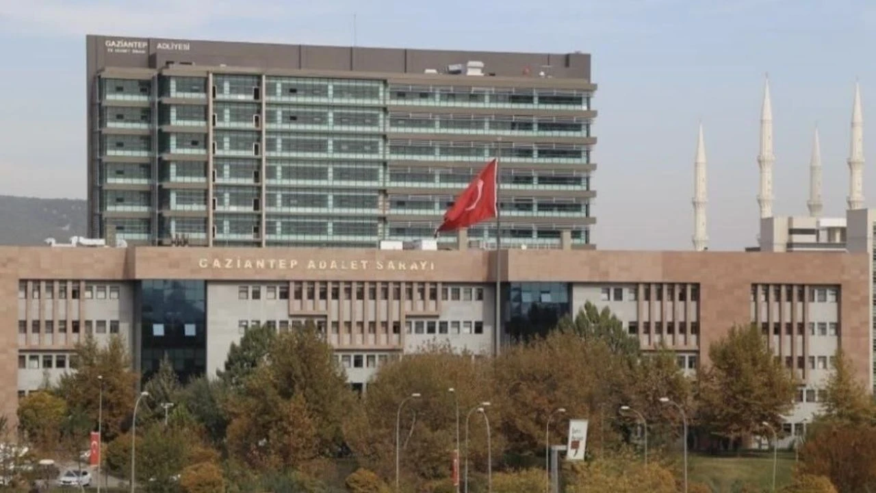 &ldquo;Gaziantep Adliyesi&rsquo;nde b&uuml;y&uuml;k operasyon! Başsavcı Karataş d&uuml;ğmeye bastı&rdquo;