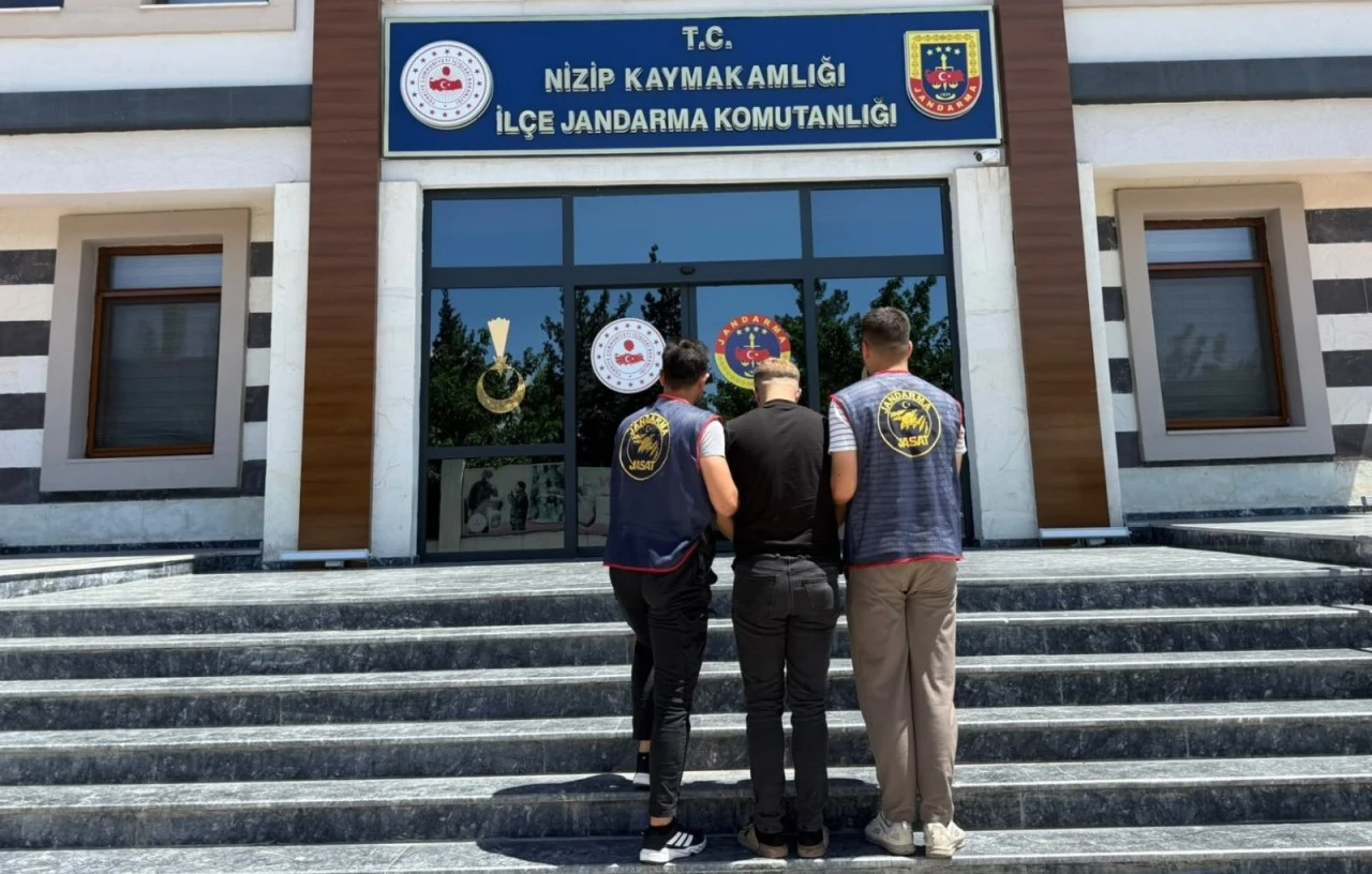 10 YIL KESİNLEŞMİŞ HAPİS CEZASIYLA ARANIYORLARDI! JASAT&rsquo;TAN KA&Ccedil;AMADILAR