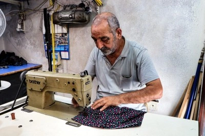 44 yıllık terzi, Adana'nın y&ouml;resel kıyafeti &lsquo;şalvar&rsquo; k&uuml;lt&uuml;r&uuml;n&uuml; yaşatıyor