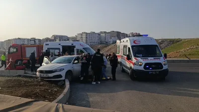 Yeni Devlet Hastanesi Kavşağı’nda Kaza: 2 Yaralı