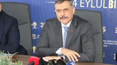 Bakan Çiftçi, Ertuğrul Gazi Türbesi’ni ziyaret etti (2)