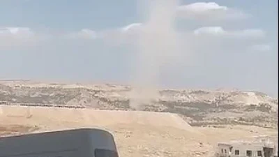 Mardin’de arazide oluşan hortum kamerada