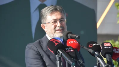 Bakan Yumaklı: 107 yıl önce istiklal için ayağa kalkan Türkiye, bugün istikbalini inşa ediyor (2)