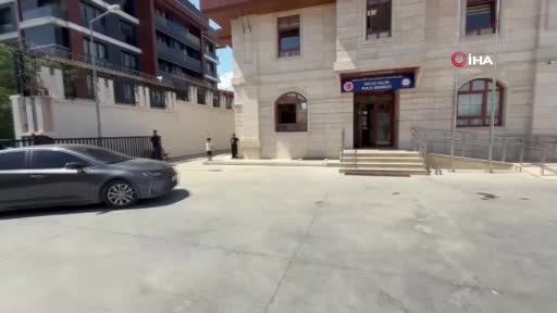 Arnavutk&ouml;y&rsquo;de ata şiddet uygulayan şahıs yakalandı