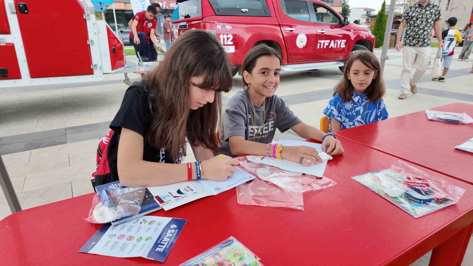 Başiskele&rsquo;de gen&ccedil;lere y&ouml;nelik afet farkındalık programı d&uuml;zenlendi