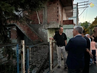 Başkan &Ouml;meroğlu yangın mağduru aileyi yalnız bırakmadı
