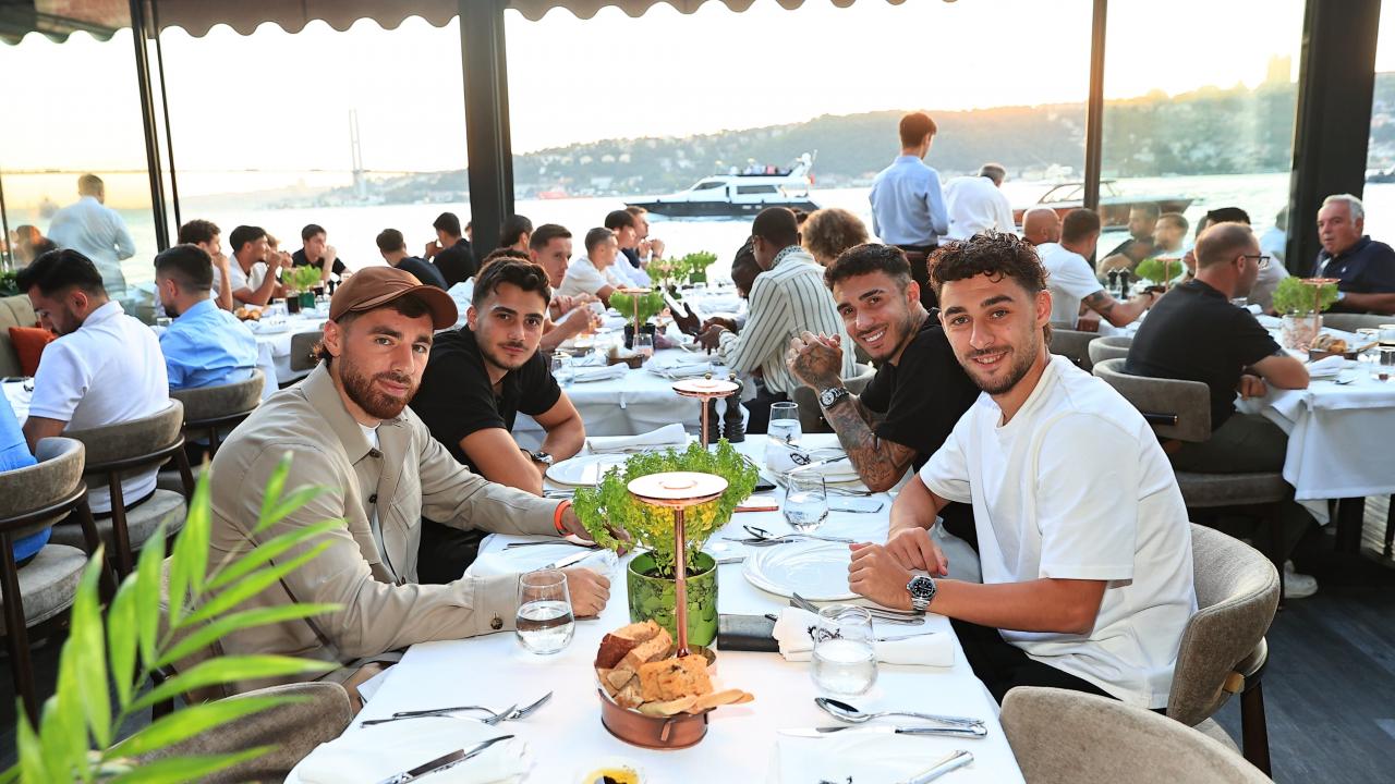 Beşiktaş akşam yemeğinde buluştu!