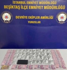 Beşiktaş&rsquo;ta ş&uuml;phe &uuml;zerine durdurulan ara&ccedil;ta &ccedil;amaşır makinesine gizlenmiş 37 paket esrar ele ge&ccedil;irildi