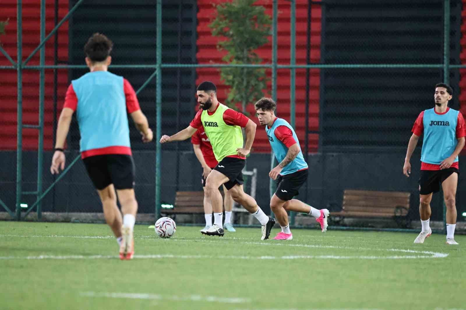 &Ccedil;orum FK, Beşiktaş ma&ccedil;ı hazırlıklarına başladı