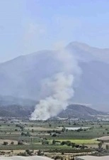 Denizli&rsquo;de ormanlık alana yakın b&ouml;lgede arazi yangını &ccedil;ıktı