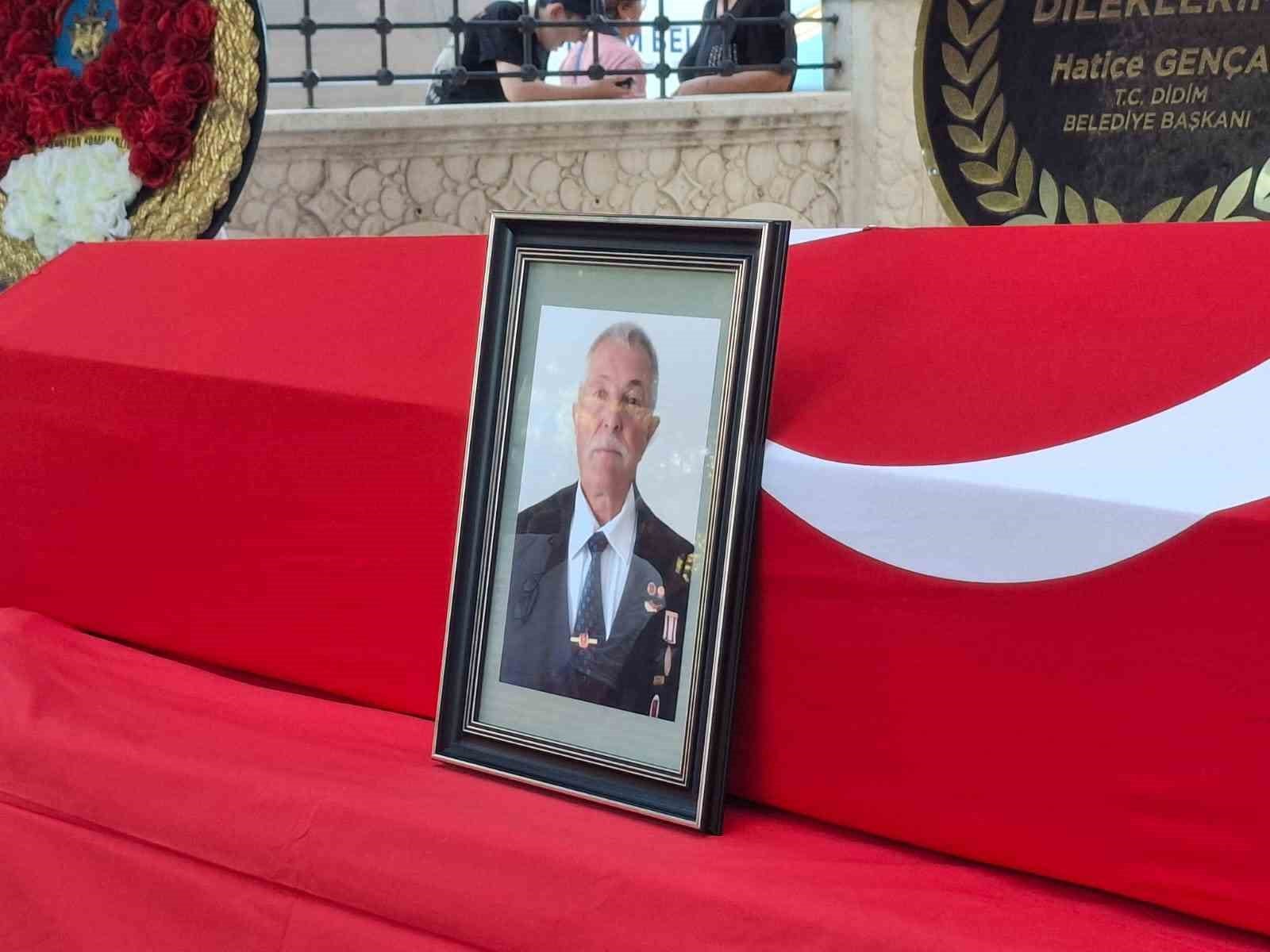 Didimli Kıbrıs Gazisi askeri t&ouml;renle son yolculuğuna uğurlandı