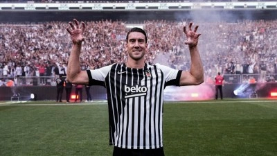 Dusan Vlahovic Beşiktaş'a transferinin perde arkasını a&ccedil;ıkladı!