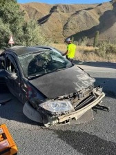 Erzincan&rsquo;da trafik kazası: 3 yaralı