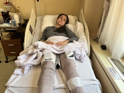Eski eşini &ccedil;ocukların g&ouml;z&uuml; &ouml;n&uuml;nde 10 el ateş ederek yaralayan sanığın davası ertelendi