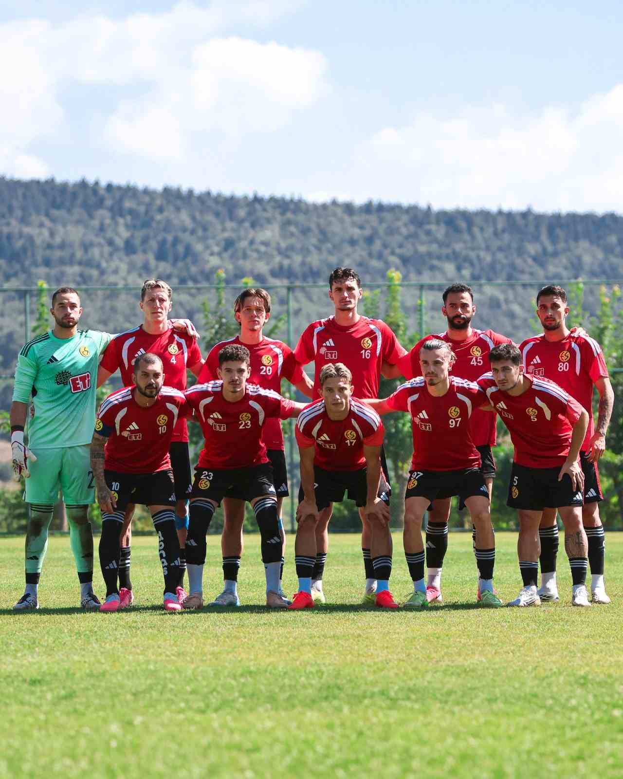 Eskişehirspor, antrenman ma&ccedil;ında &Ccedil;orluspor&rsquo;u 3-1 mağlup etti