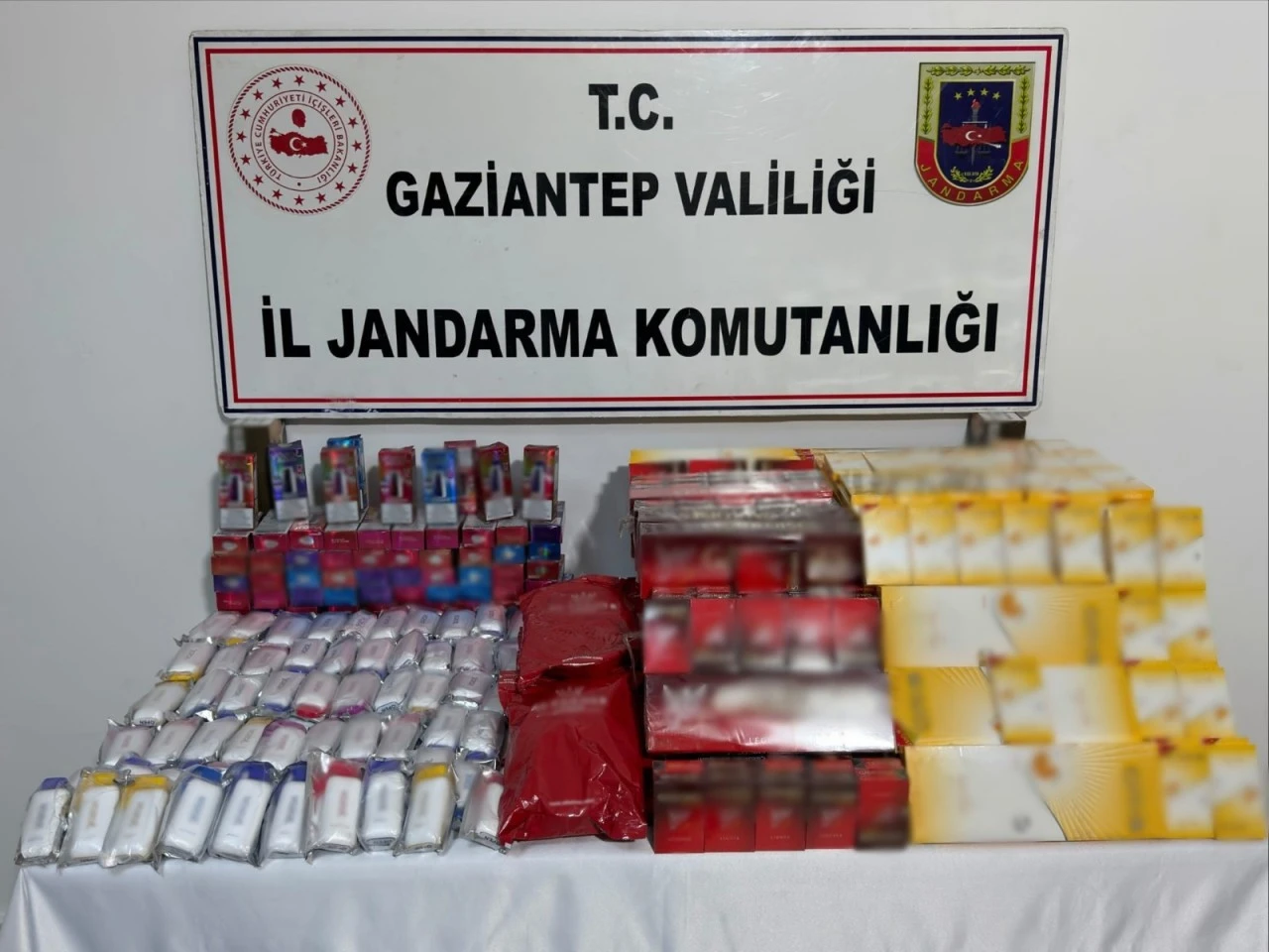 Gaziantep'te 1 Milyon 150 Bin TL'lik Ka&ccedil;ak &Uuml;r&uuml;n Ele Ge&ccedil;irildi