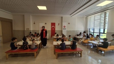 Gaziantep'te 750 &ccedil;ocuğa vakıf hayrı kapsamında meyve ikram edildi