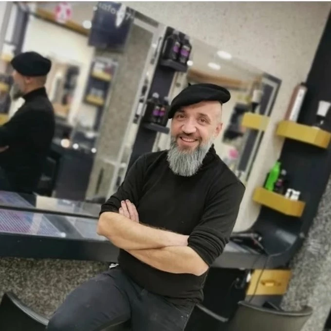 Gaziantep'te Kuaf&ouml;r Salonu Sahibi &Ouml;zcan Karakan İş Yerinde &Ouml;l&uuml; Bulundu