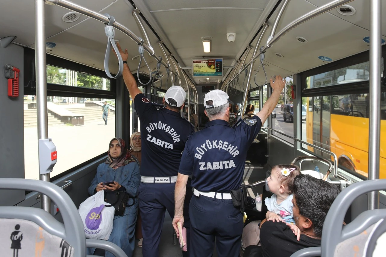 Gaziantepliler Dikkat! Klimasız Otob&uuml;sleri Şik&acirc;yet Edebilirsiniz