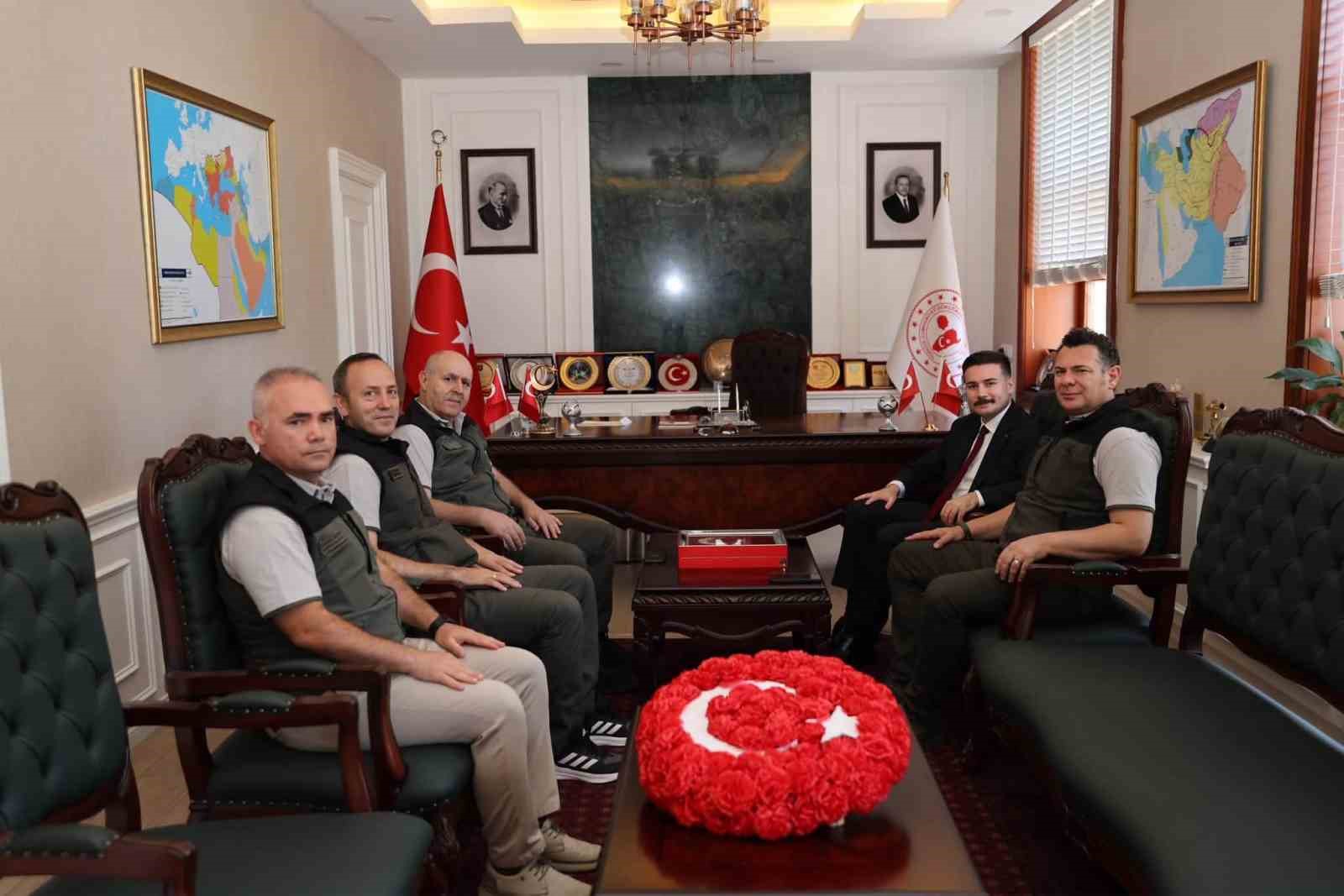 G&ouml;k&ccedil;eada&rsquo;da orman yangınlarıyla m&uuml;cadele kapsamında y&uuml;r&uuml;t&uuml;len &ccedil;alışmalar masaya yatırıldı