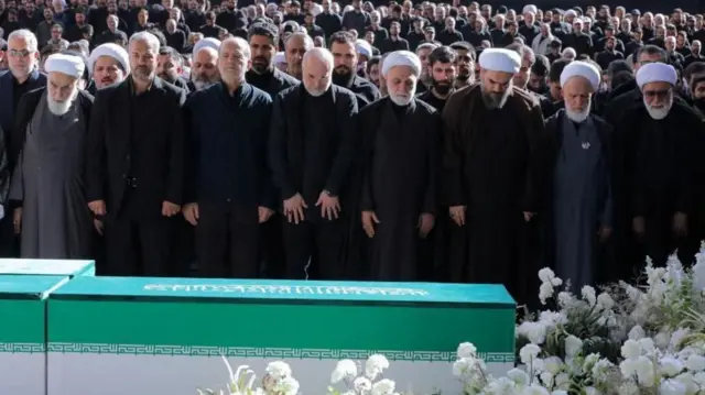 Hamaney'in cenazesi Meşhed'de toprağa verildi, oğlu g&ouml;r&uuml;lmedi