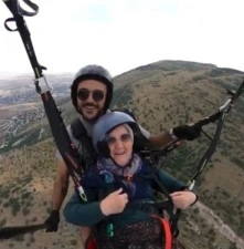 Kayseri&rsquo;de 77 yaşındaki gurbet&ccedil;i, yama&ccedil; paraş&uuml;t&uuml; yaptı