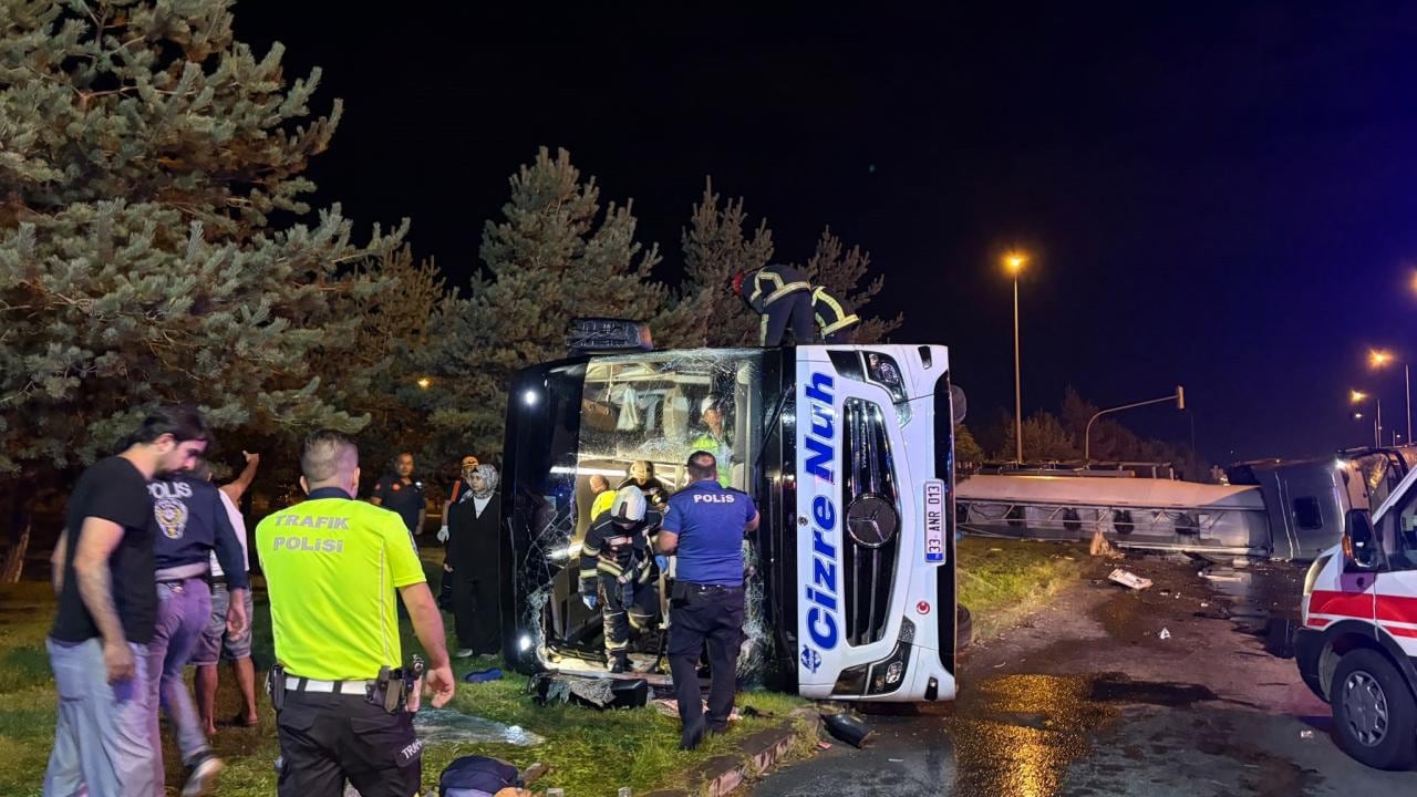 Kayseri&rsquo;de yolcu otob&uuml;s&uuml; yakıt tankeri ile &ccedil;arpıştı, yaralılar var