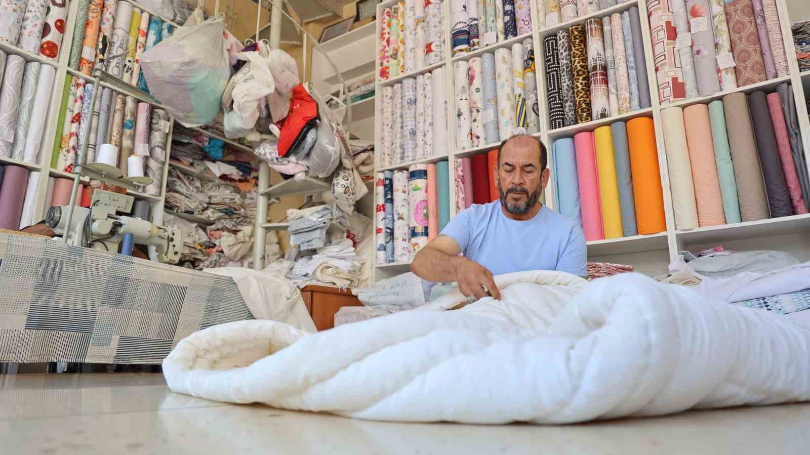 Kırşehir&rsquo;de gurbet&ccedil;i yoğunluğu yorgancı esnafının işlerini artırdı