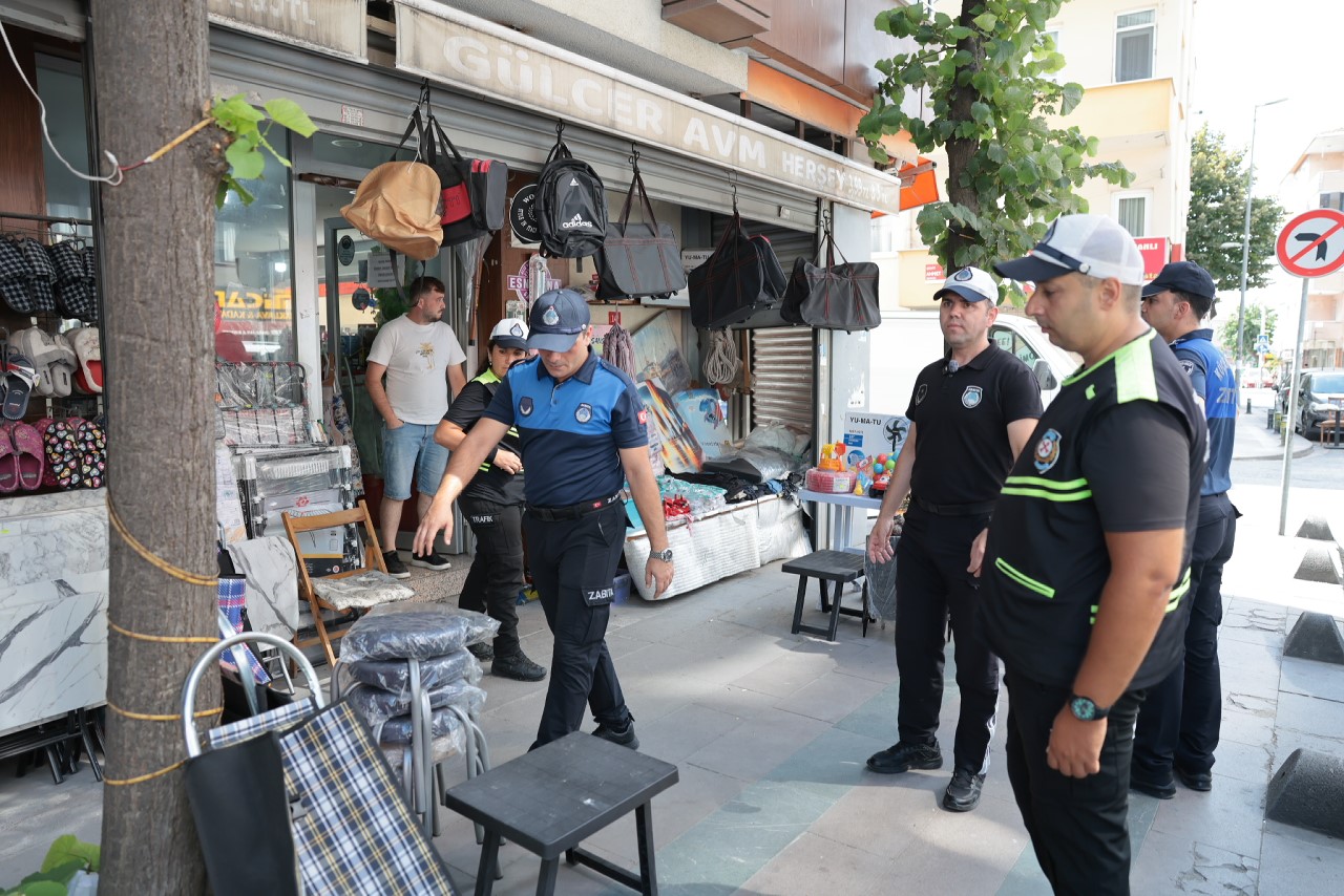 K&uuml;&ccedil;&uuml;k&ccedil;ekmece&rsquo;de yaya hakkı i&ccedil;in sıkı denetim