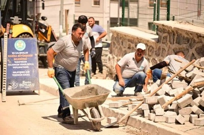 Manisa&rsquo;nın yeni yerleşim yeri Akgedik&rsquo;te yollar yenileniyor