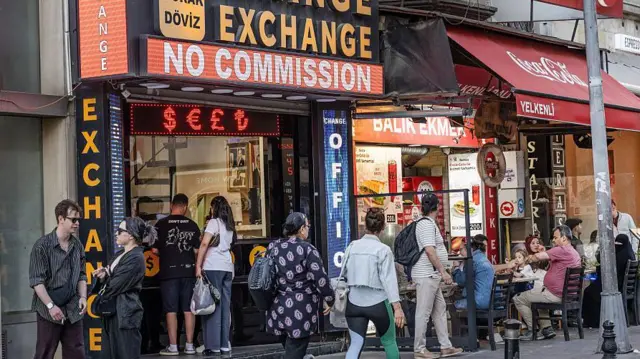 Mayıs ayı enflasyonunu T&Uuml;İK %32,61; ENAG %53,13 olarak a&ccedil;ıkladı