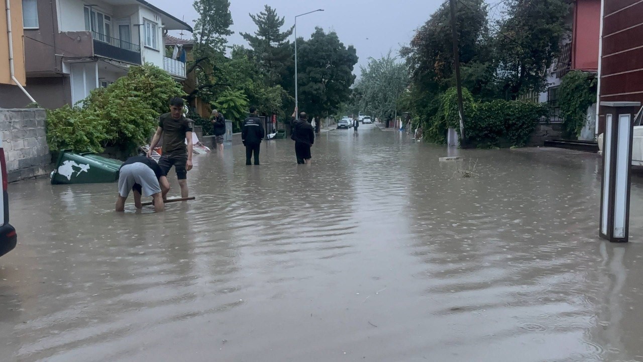 Meteoroloji&rsquo;den Erzincan ve Bayburt&rsquo;a sağanak uyarısı