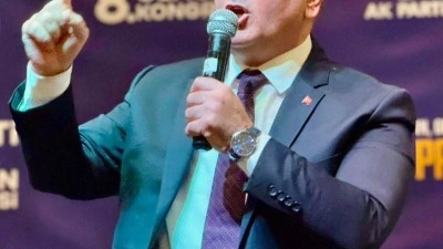 Milletvekili Mustafa Canbey&rsquo;den &Ouml;zatıcı&rsquo;ya sert tepki: 'Hamaset siyaseti yapmayın'