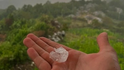 Osmaniye&rsquo;de 32 derece sıcakta sağanak, dolu ve fırtına
