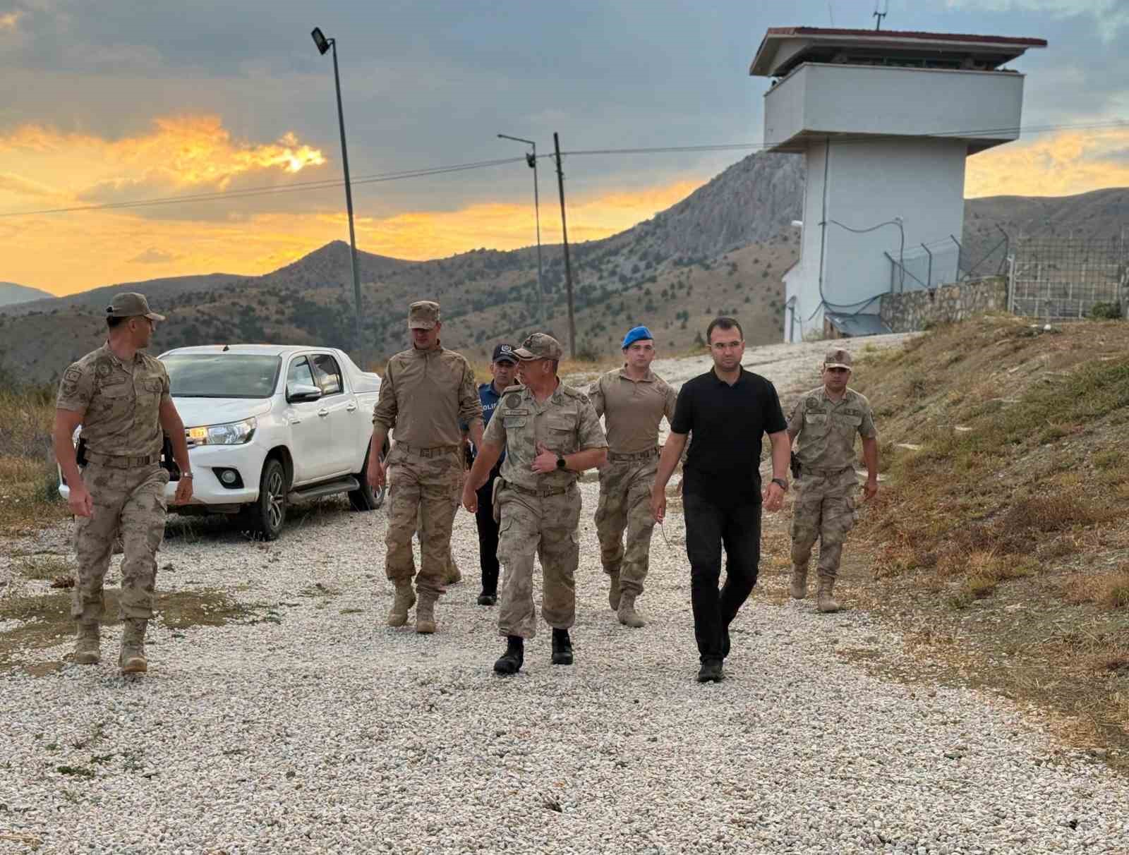 Refahiye Kaymakamı Taşkıran, jandarmanın &ccedil;alışmalarını yerinde inceledi