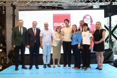 Şahin, Gazi Şehrin 2026 YKS ve LGS şampiyonlarıyla buluştu