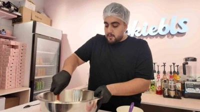 Sevdiği kızla evlenebilmek i&ccedil;in hayalindeki işe başlayıp d&uuml;kkan a&ccedil;tı