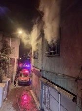 Siirt'te evde &ccedil;ıkan yangın ekipler tarafından s&ouml;nd&uuml;r&uuml;ld&uuml;
